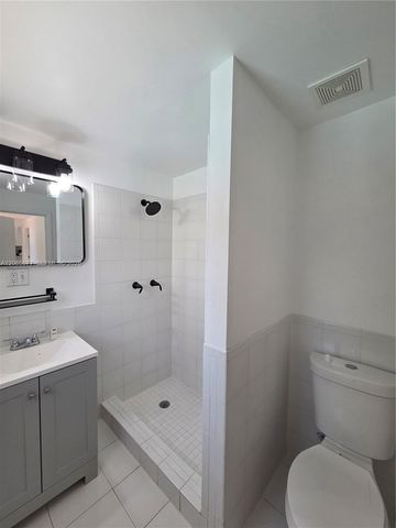 10500 SW 30th St, Miami, FL 33165