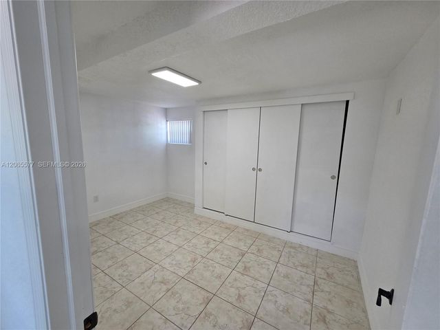 10500 SW 30th St, Miami, FL 33165