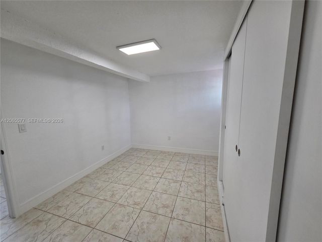 10500 SW 30th St, Miami, FL 33165