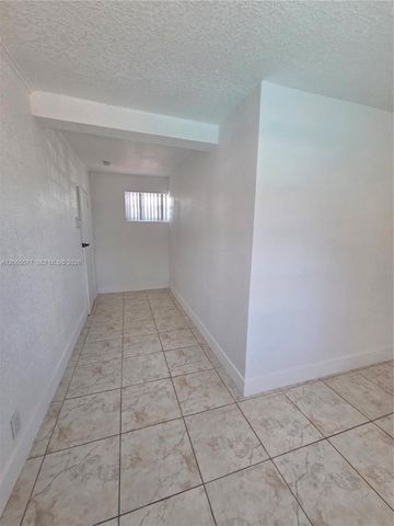 10500 SW 30th St, Miami, FL 33165