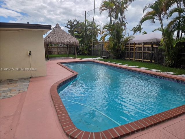 10500 SW 30th St, Miami, FL 33165