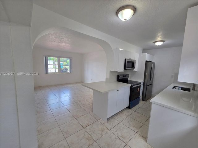 10500 SW 30th St, Miami, FL 33165