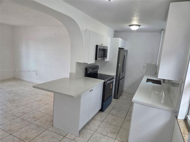 10500 SW 30th St, Miami, FL 33165