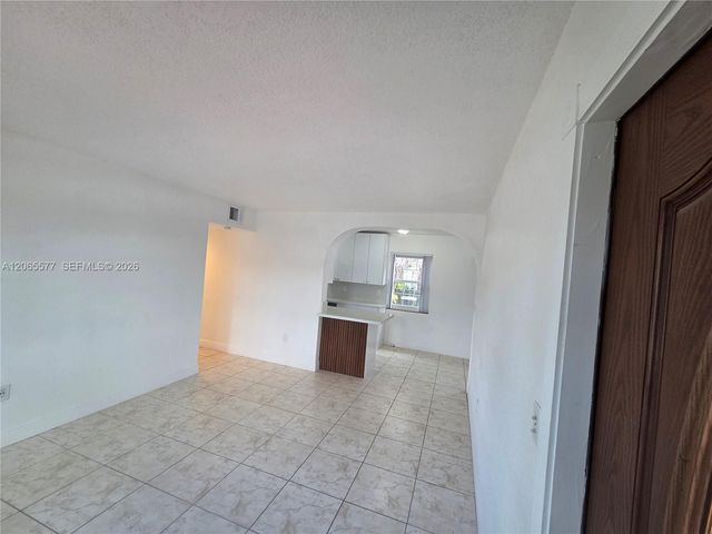 10500 SW 30th St, Miami, FL 33165