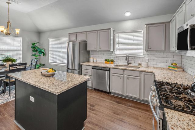 805 Azalea CT, College Station, TX 77840