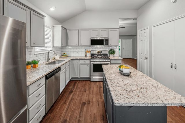 805 Azalea CT, College Station, TX 77840