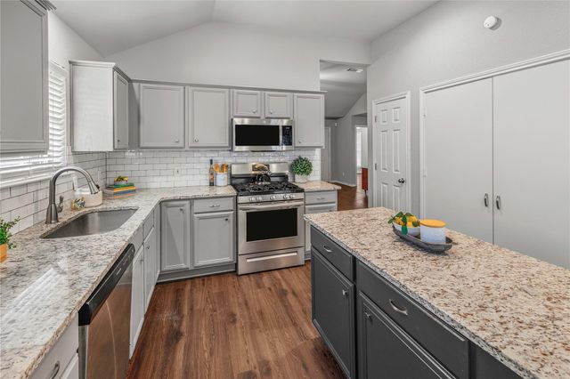 805 Azalea CT, College Station, TX 77840