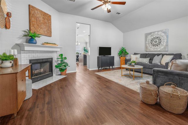 805 Azalea CT, College Station, TX 77840