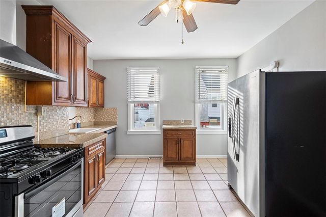 5151 Carnegie St, Lawrenceville, PA 15201