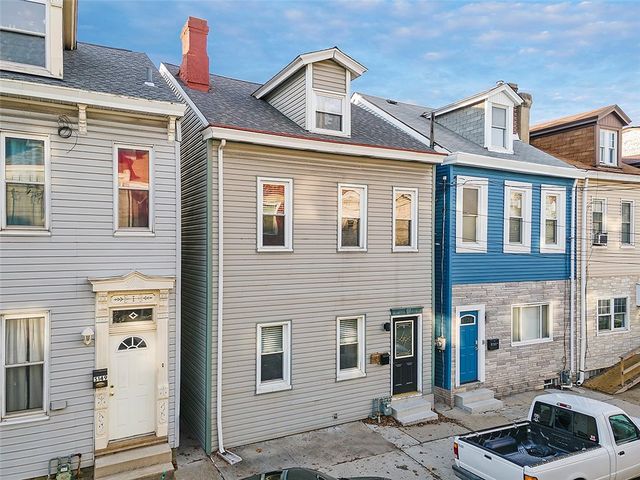 5151 Carnegie St, Lawrenceville, PA 15201