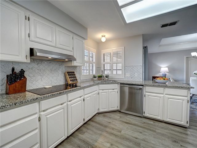 7802 Etienne Dr, Corpus Christi, TX 78414