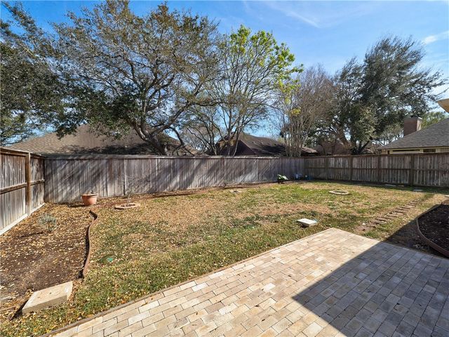 7802 Etienne Dr, Corpus Christi, TX 78414