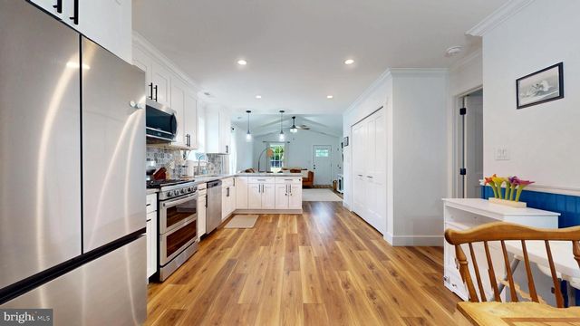 209 NEW YORK AVE, Egg Harbor City, NJ 08215