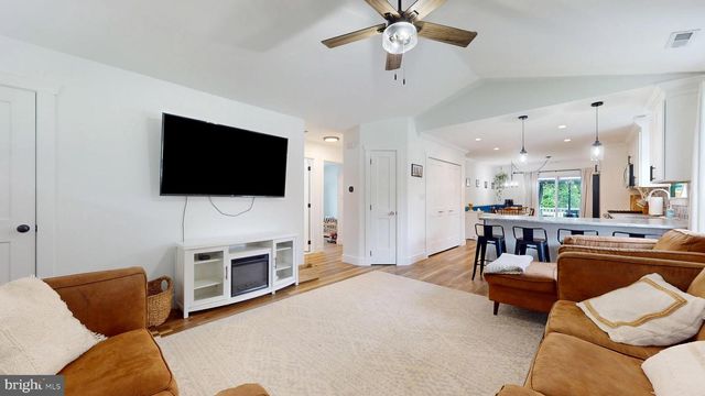 209 NEW YORK AVE, Egg Harbor City, NJ 08215