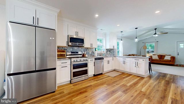209 NEW YORK AVE, Egg Harbor City, NJ 08215