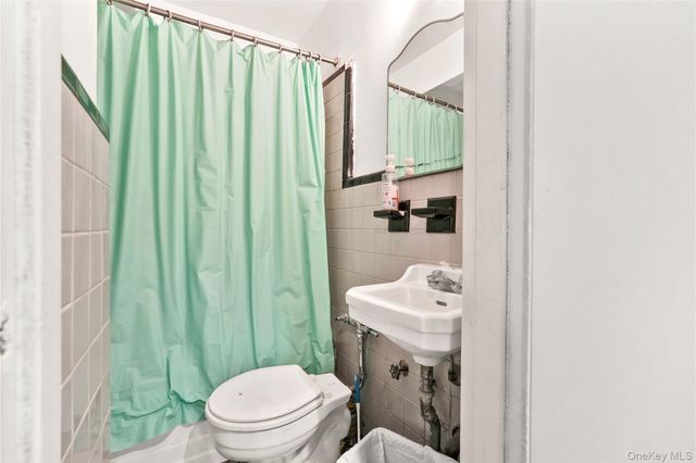 6940 Yellowstone Boulevard 9 & 10, Forest Hills, NY 11375