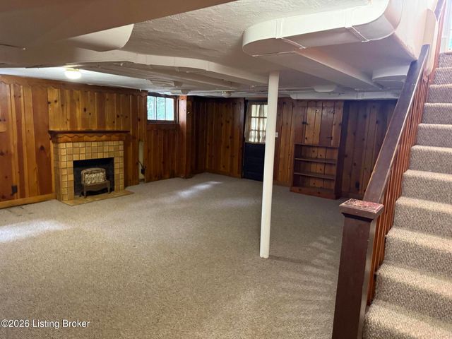 2505 Valletta Rd, Louisville, KY 40205