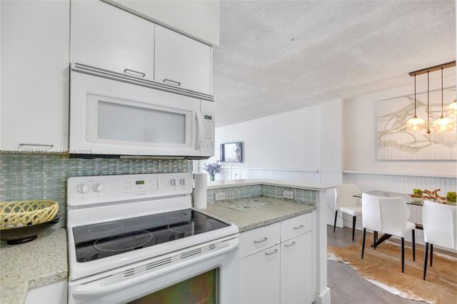 1500 Bay Road 830S, Miami Beach, FL 33139