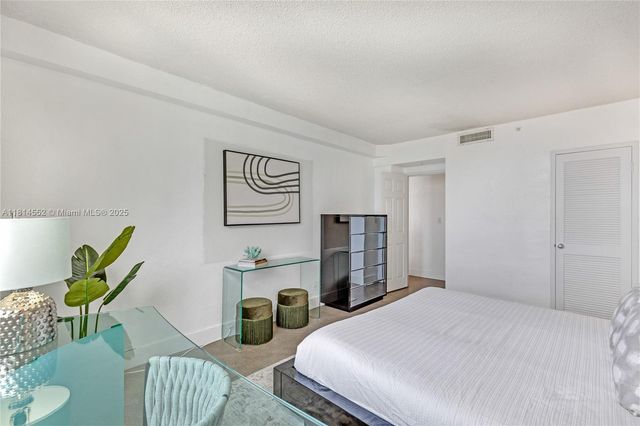 1500 Bay Road 830S, Miami Beach, FL 33139