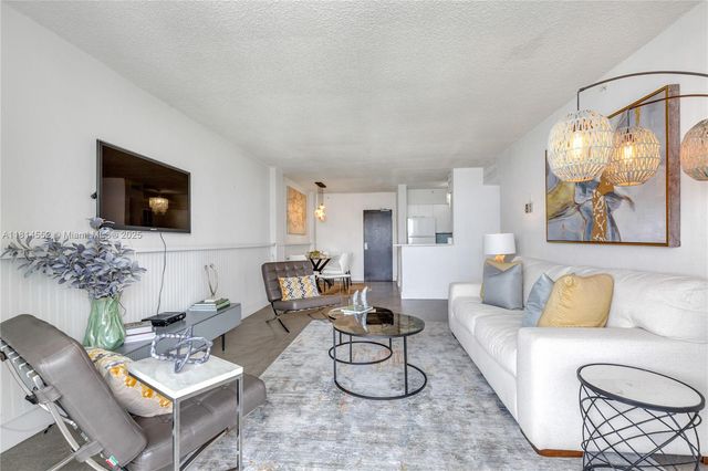 1500 Bay Road 830S, Miami Beach, FL 33139