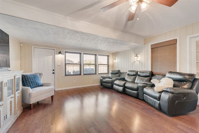 1923 Baylor Drive, Richardson, TX 75081