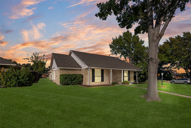 1923 Baylor Drive, Richardson, TX 75081