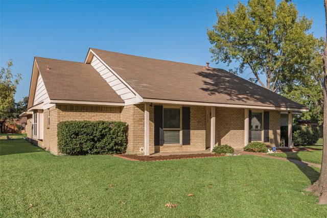 1923 Baylor Drive, Richardson, TX 75081
