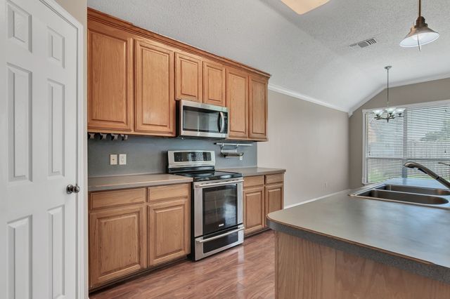 9112 Tyne Trail, Fort Worth, TX 76118