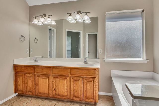 9112 Tyne Trail, Fort Worth, TX 76118
