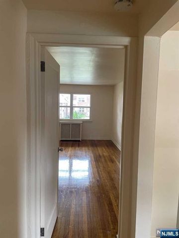 29 W Passaic Street, Maywood, NJ 07607