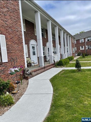 29 W Passaic Street, Maywood, NJ 07607