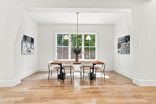 350 Lum Crowe Road, Roswell, GA 30075