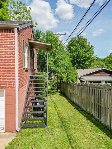 1204 Rolling Fields Dr, Columbia, TN 38401