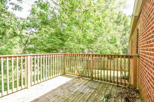 1204 Rolling Fields Dr, Columbia, TN 38401