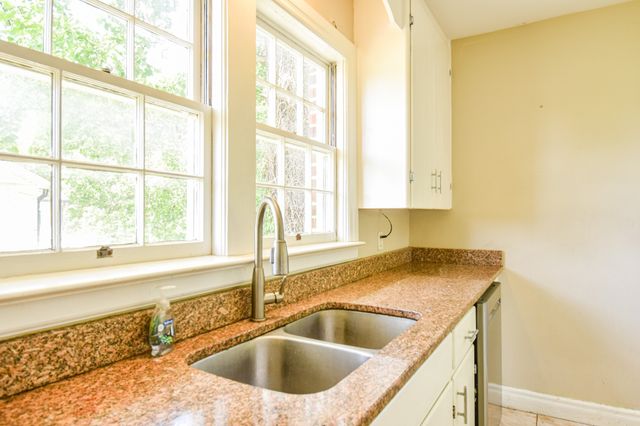 1204 Rolling Fields Dr, Columbia, TN 38401