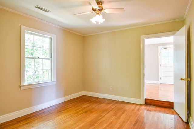 1204 Rolling Fields Dr, Columbia, TN 38401