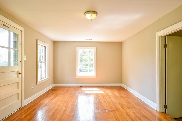 1204 Rolling Fields Dr, Columbia, TN 38401