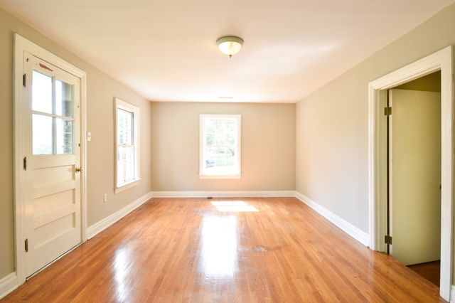 1204 Rolling Fields Dr, Columbia, TN 38401