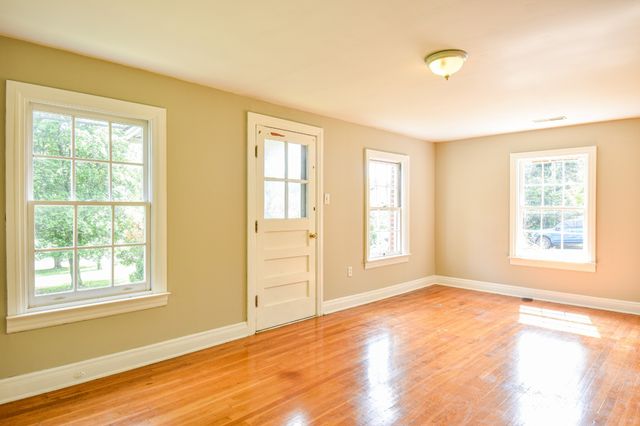 1204 Rolling Fields Dr, Columbia, TN 38401