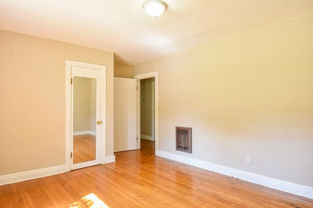 1204 Rolling Fields Dr, Columbia, TN 38401