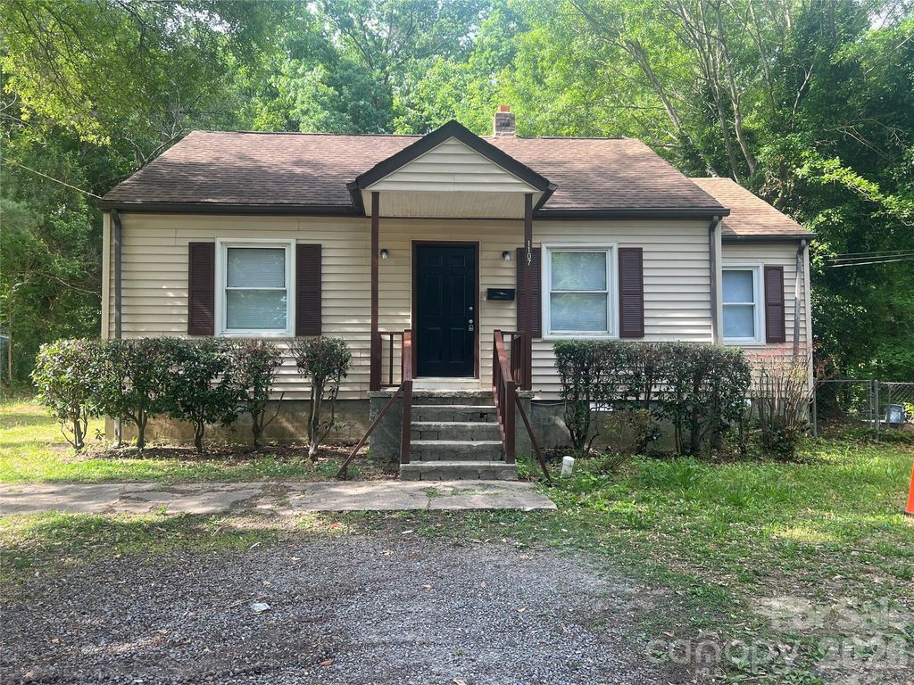 1107 W Davidson Avenue, Gastonia, NC 28052