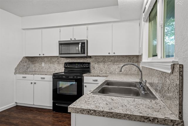 209 E Utah Street, Sherman, TX 75090