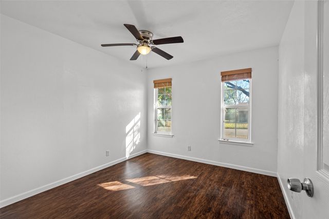 209 E Utah Street, Sherman, TX 75090