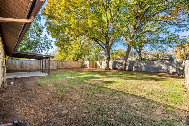 209 E Utah Street, Sherman, TX 75090