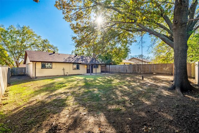 209 E Utah Street, Sherman, TX 75090