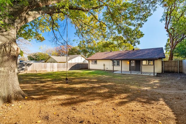 209 E Utah Street, Sherman, TX 75090