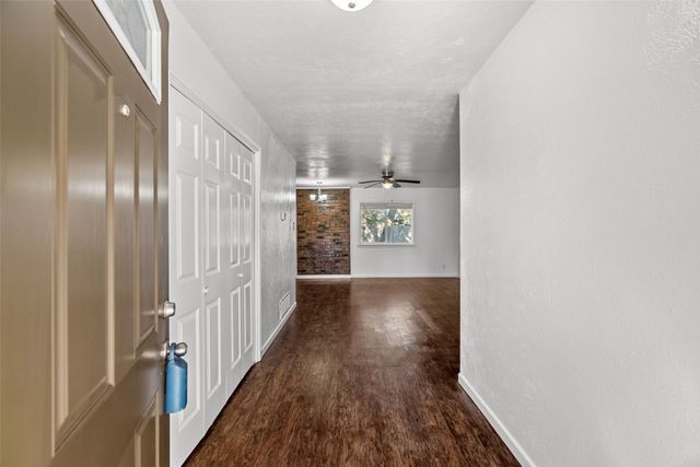 209 E Utah Street, Sherman, TX 75090