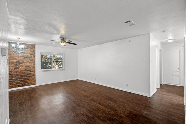 209 E Utah Street, Sherman, TX 75090