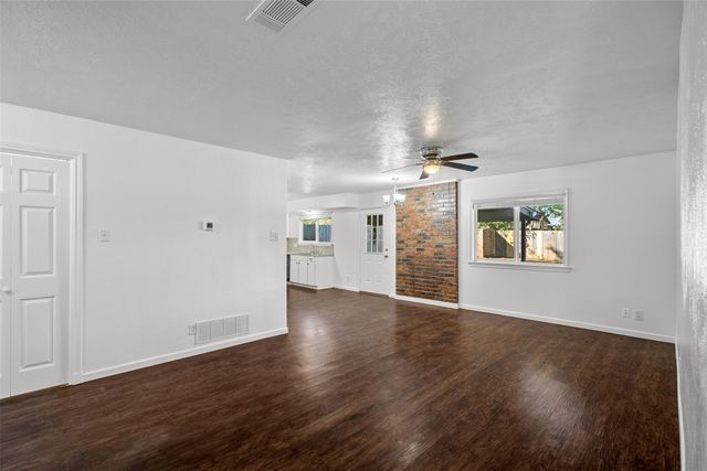 209 E Utah Street, Sherman, TX 75090