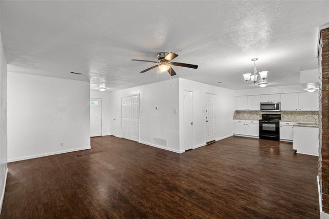 209 E Utah Street, Sherman, TX 75090